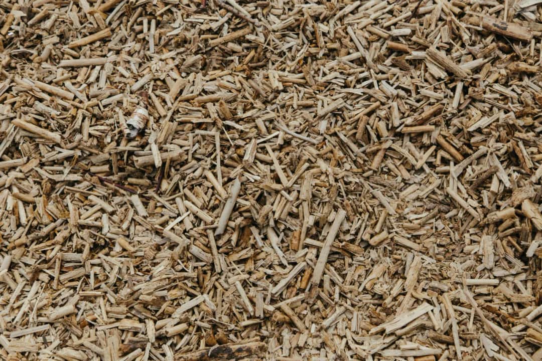 Jak działa kocioł na zrębki – poznaj ekologiczne źródło ogrzewania