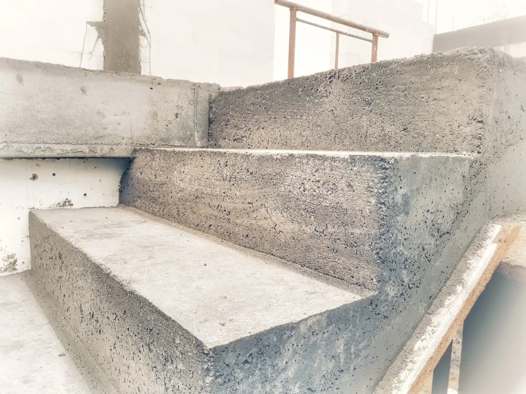Jak zrobić schody betonowe szalunek – uniknij najczęstszych błędów