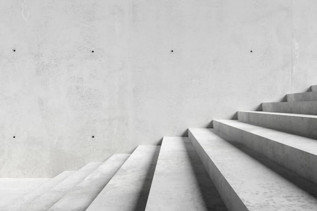 Jak skutecznie odnowić stare schody i uniknąć kosztownych błędów