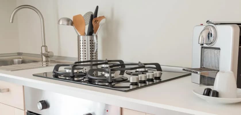 Jak połączyć blat z kuchenką wolnostojącą - uniknij błędów przy montażu