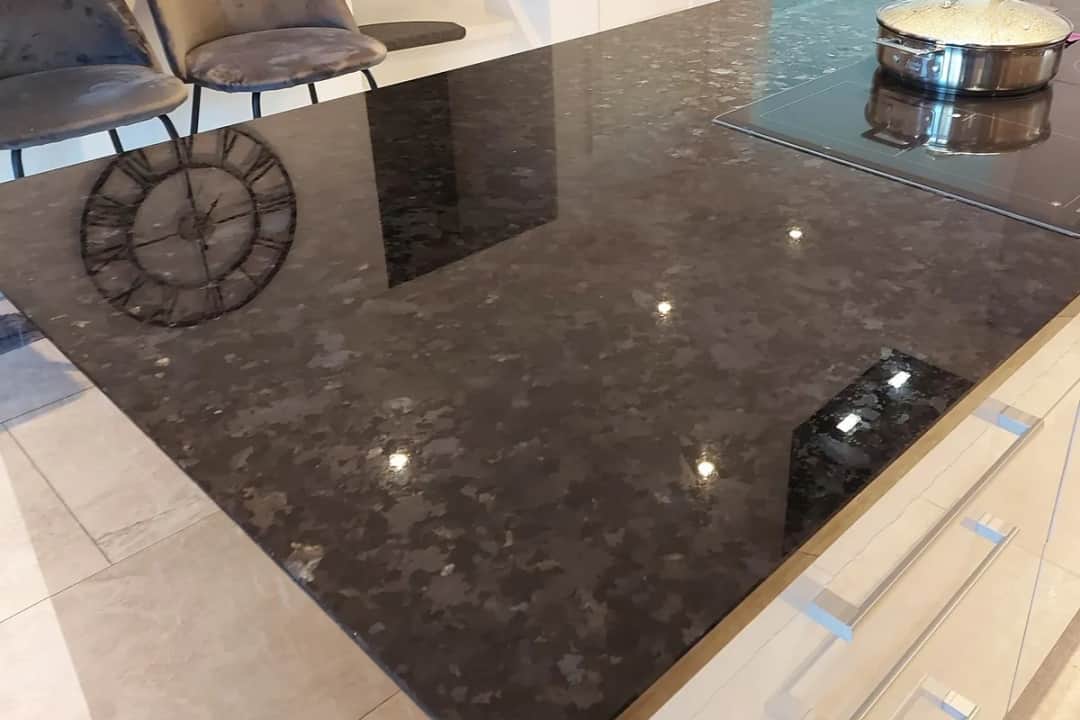 Blat granitowy 2 czy 3 cm - co wybrać, aby uniknąć rozczarowania?