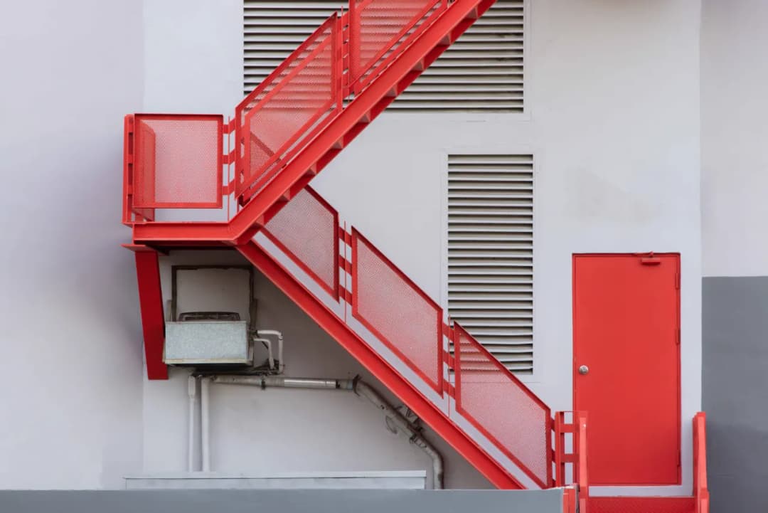 Jak zaszalować schody zewnętrzne – proste kroki i praktyczne porady