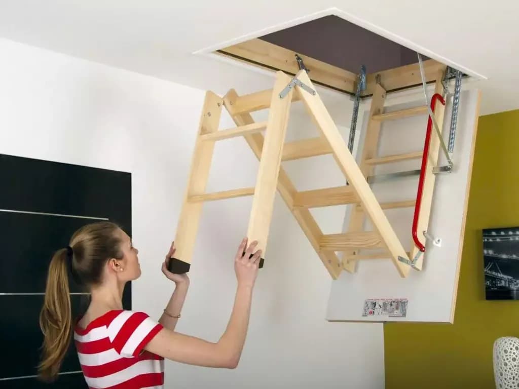 Jakie otwór pod schody strychowe – uniknij błędów przy montażu