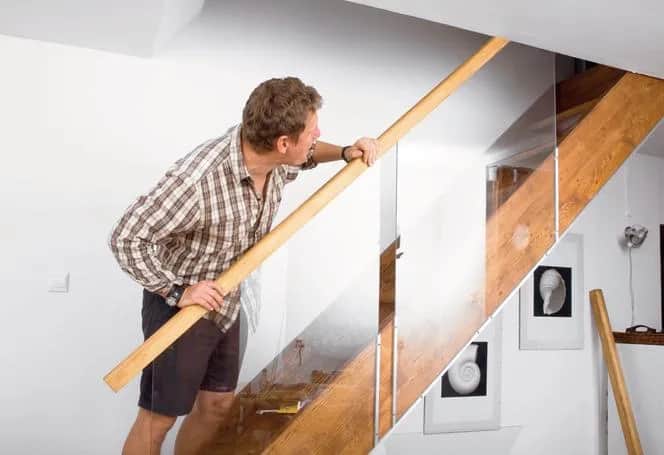 Jak zamontować balustradę drewnianą na schodach - uniknij błędów w instalacji